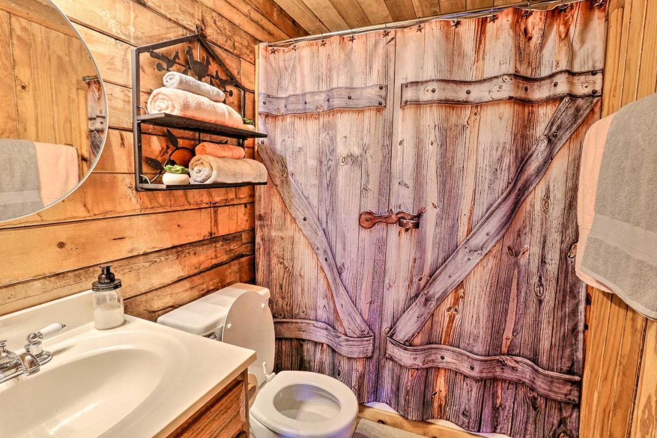 Broken Bow Log Cabin With Fire Pit, Pond, And Deck! Luaran gambar