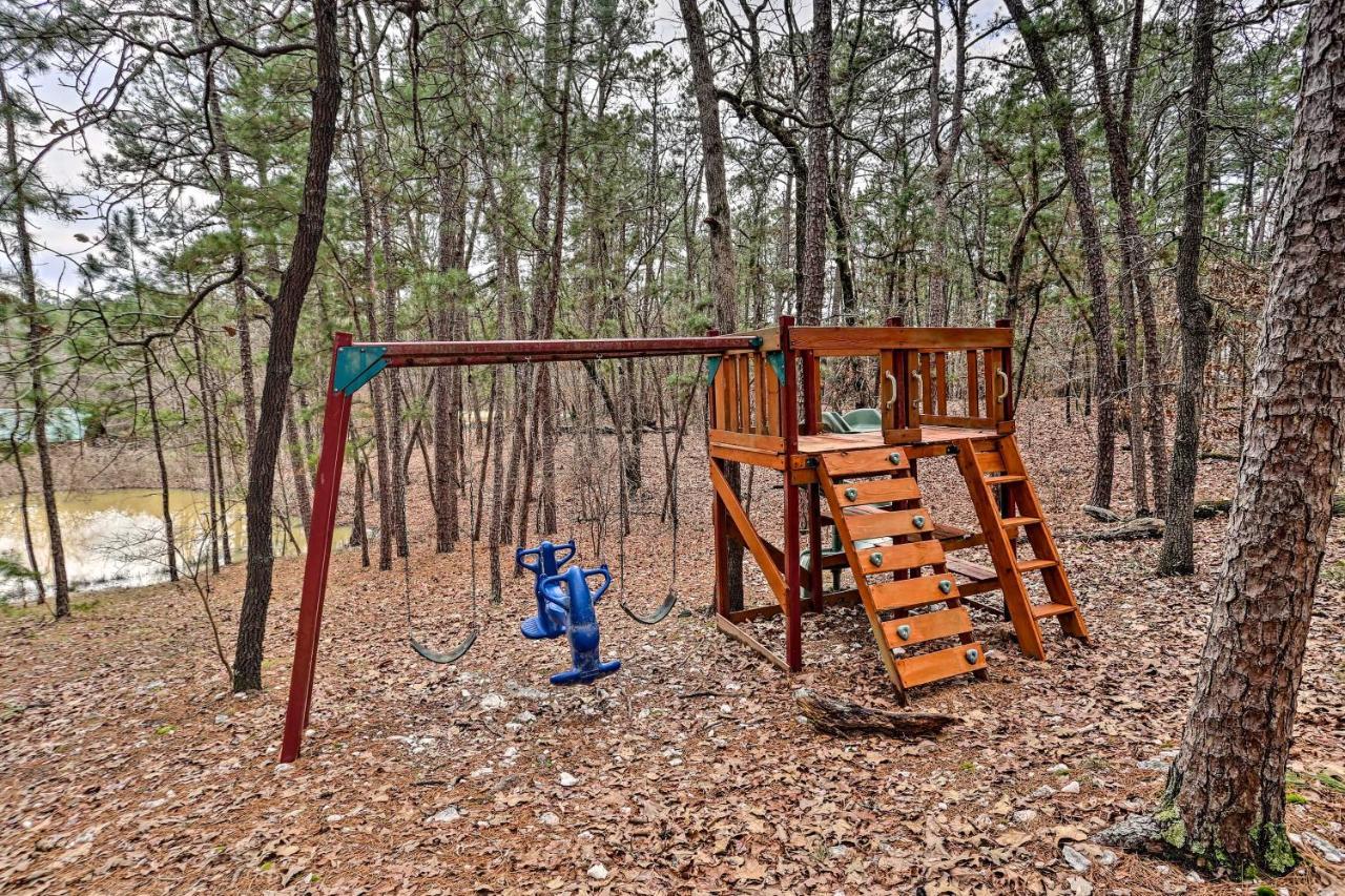 Broken Bow Log Cabin With Fire Pit, Pond, And Deck! Luaran gambar
