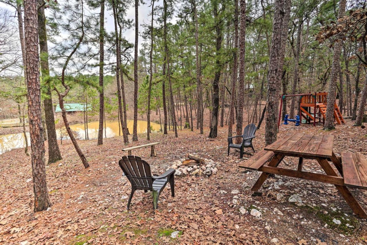 Broken Bow Log Cabin With Fire Pit, Pond, And Deck! Luaran gambar