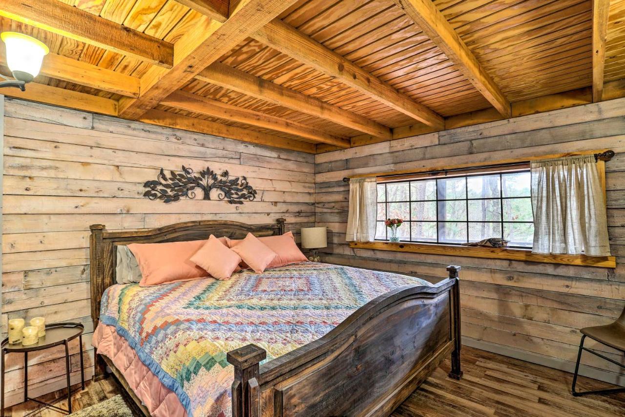 Broken Bow Log Cabin With Fire Pit, Pond, And Deck! Luaran gambar